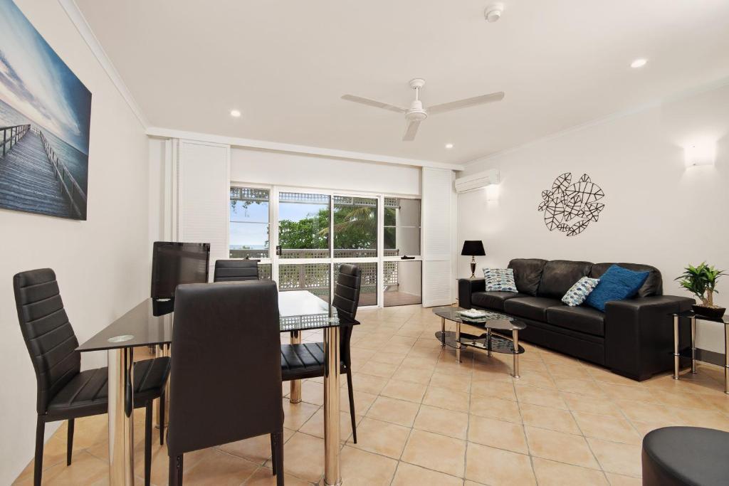 Marlin Waters Beachfront Apartments Palm Cove Oda fotoğraf